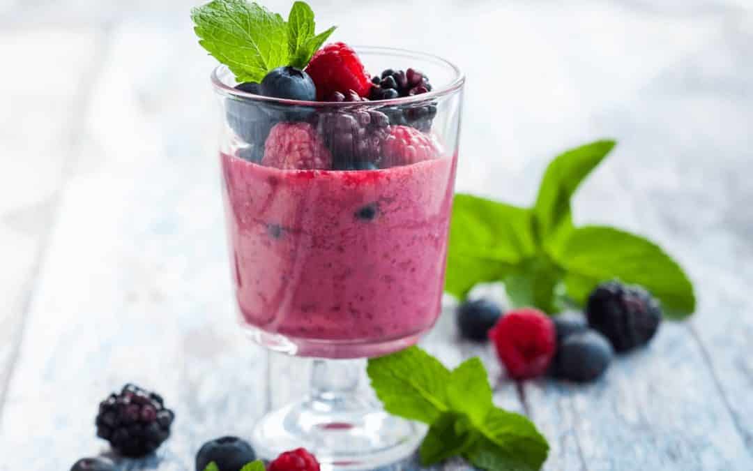 Berry and Yogurt Smoothie | Healthy Breakfast | Frozen Mixed Berries